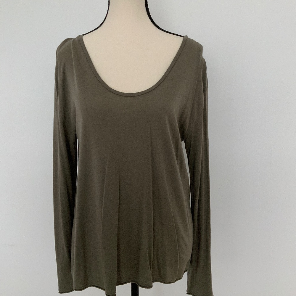 Filipina K Army Green Scoop Neck Long Sleeve Top - Size XS
